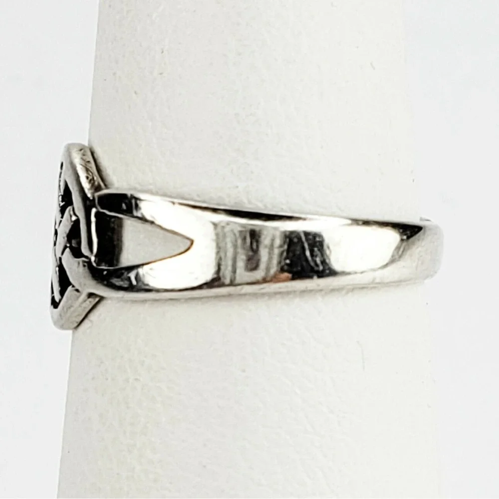 Sterling Silver 925 Band Ring Size 5.5 Celtic Knot Design